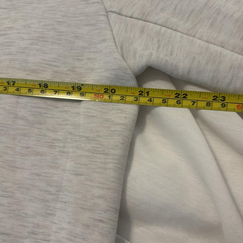Varley Light Gray Anset wrap jacket SZ XL button closure super soft athleisure - Picture 10 of 16